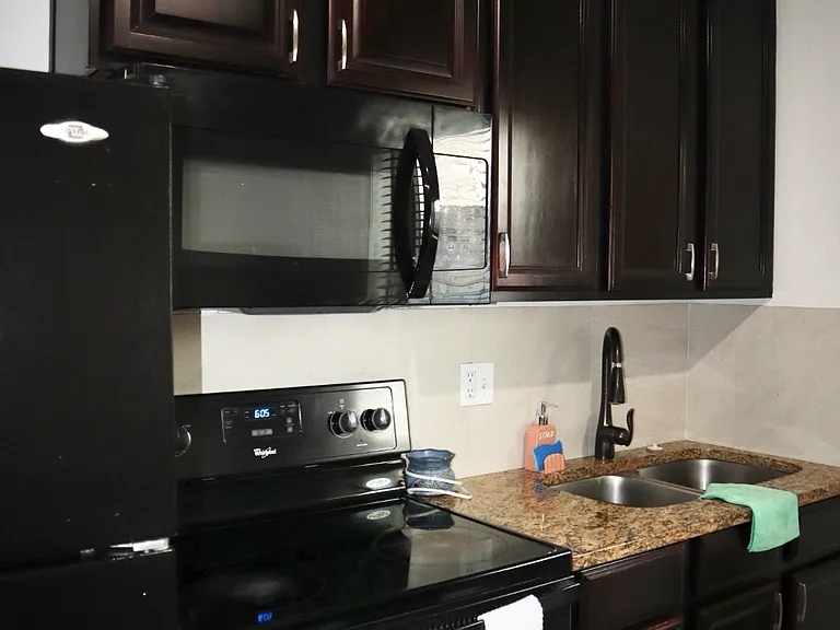 232 Satinwood Cir #1 — Photo 4