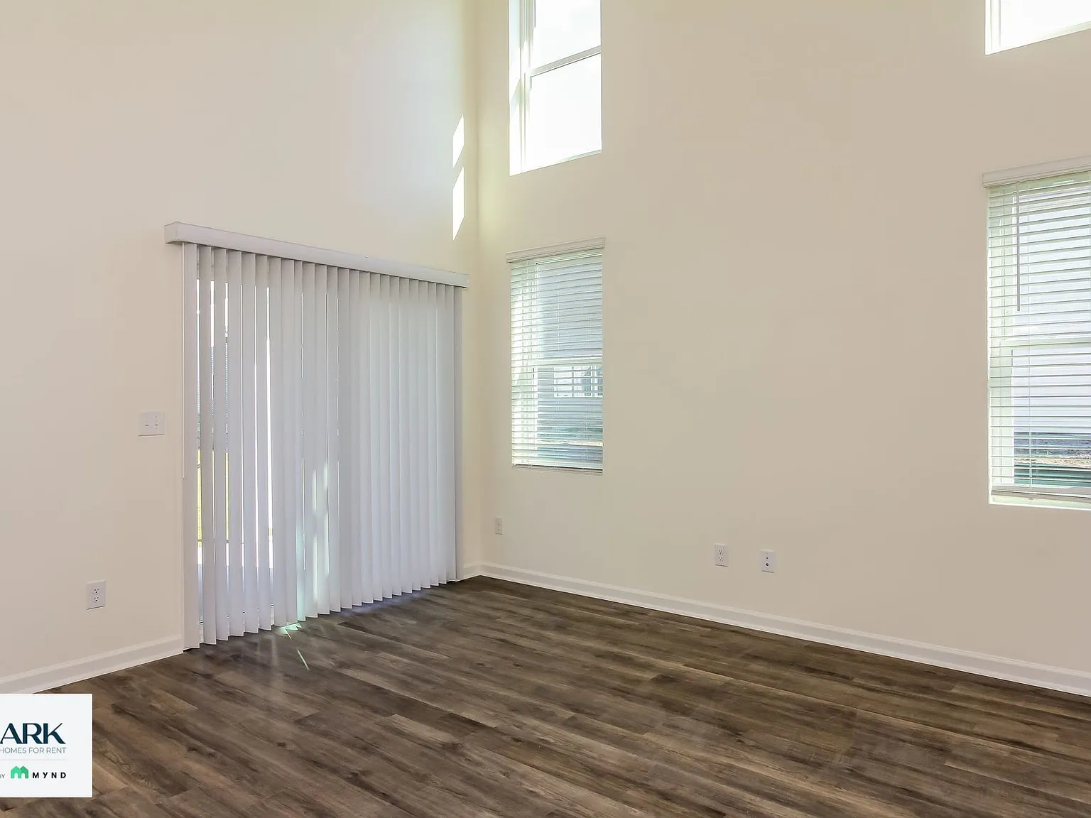 3 bed, 2.5 bath, 2252 sqft, $2,295 — Photo 4