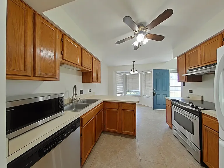 3524 Willowview Ct — Photo 4