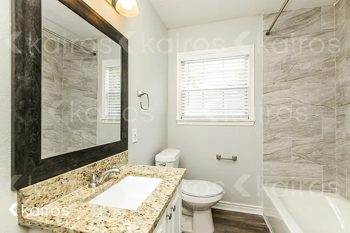 301 NE 32nd St — Photo 9