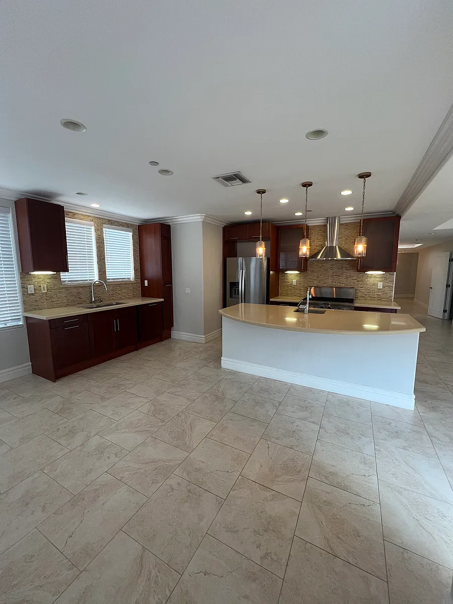 Building Photo - 111 Chesterfield Dr #123A