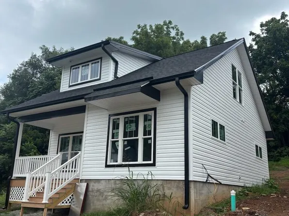 215 Harrison Ave NW, Roanoke, VA 24016