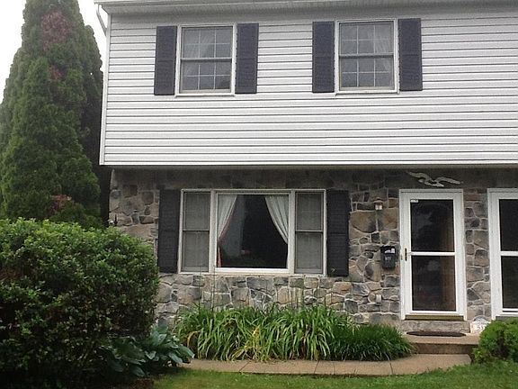 4th image of 527 E Linden St