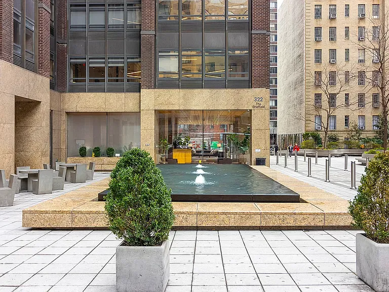 322 W 57th St #35V — Photo 21