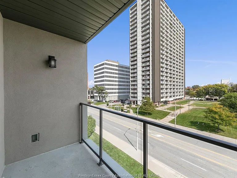 955 Ouellette Ave #401 — Photo 14