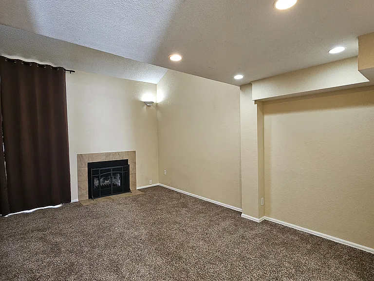 17111 E Ford Dr — Photo 3