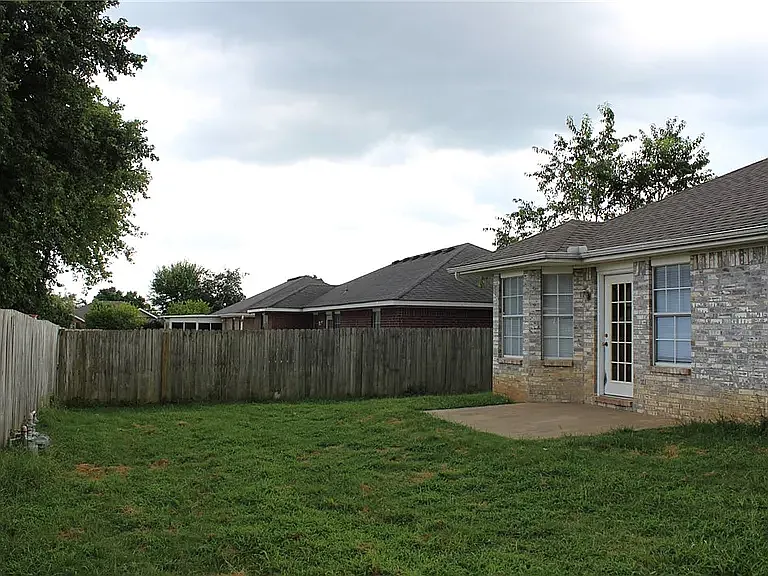 Bliss Cir, Centerton — Photo 3