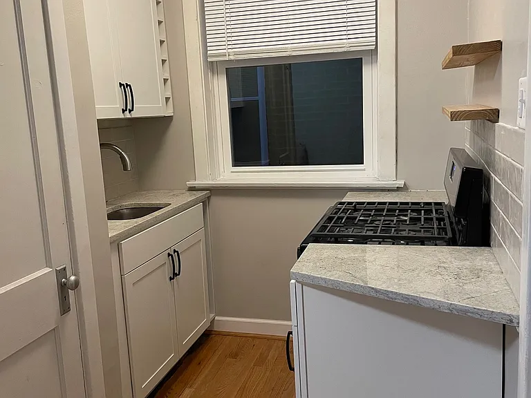 2125 Cleveland Pl #2N — Photo 4