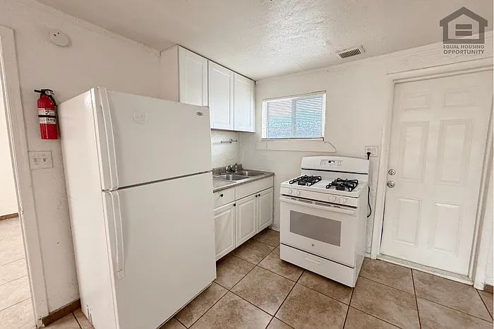 3601 W Melvin St #7 — Photo 6