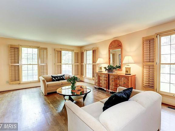 4th image of 9401 Sunnyfield Ct