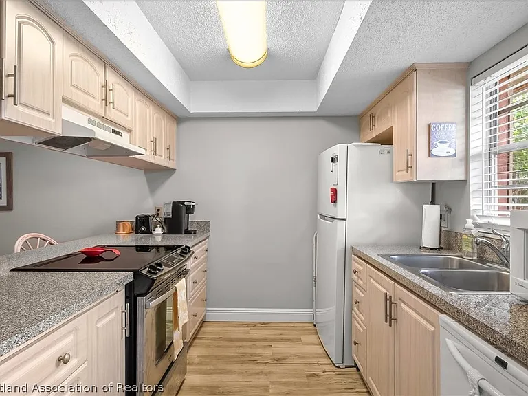 5005 Granada Blvd — Photo 6