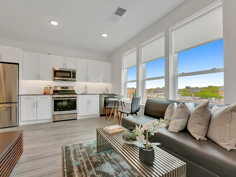 30 Farrand St — Photo 16