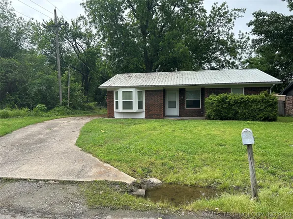 402 NW F St, Stigler, OK 74462