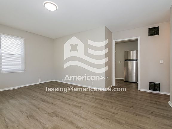 1764809_004_living_room_13684578.jpg