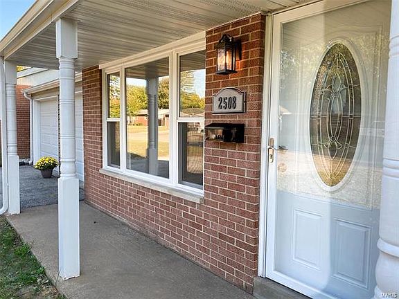 3rd image of 2508 Angela Dr