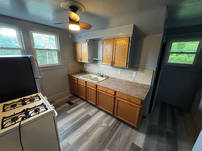 1833 N Wisconsin Ave — Photo 13