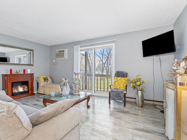 214 Madison St UNIT 2C, Joliet, IL 60435