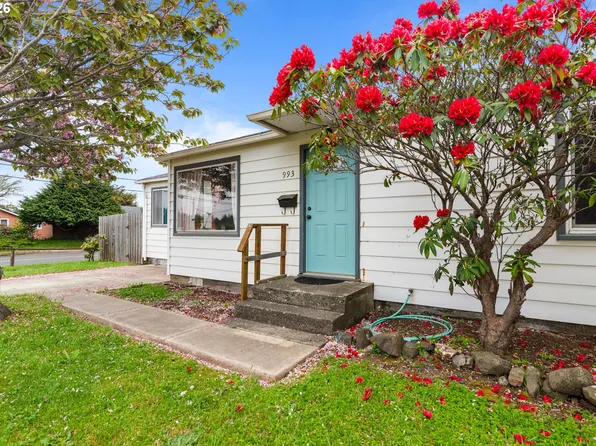 993 Salmon Ave, Coos Bay, OR 97420