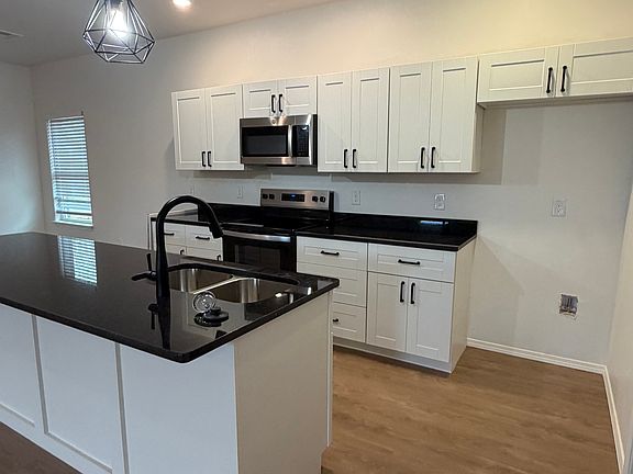 5th image of 1701 E Eubanks St