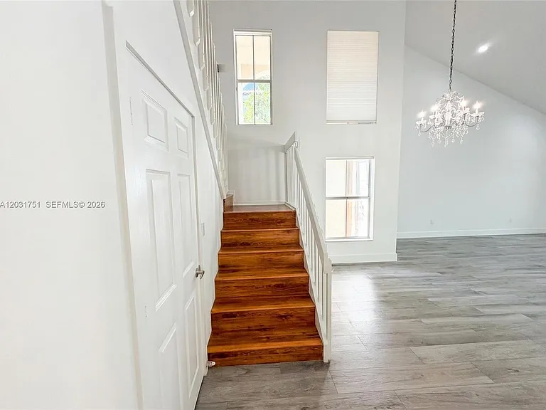 1145 W Lake St — Photo 5