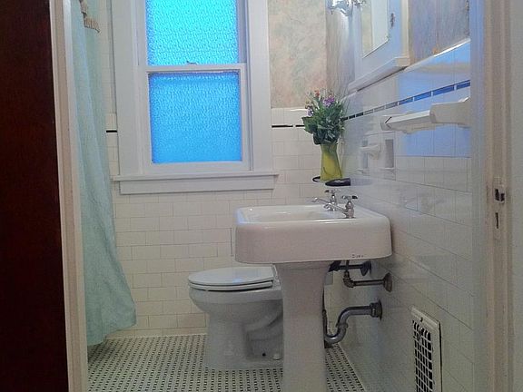 4th image of 120 Shoshone St