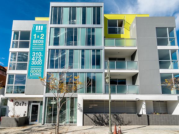 2nd image of 10475 1/4 Santa Monica Blvd #1760822