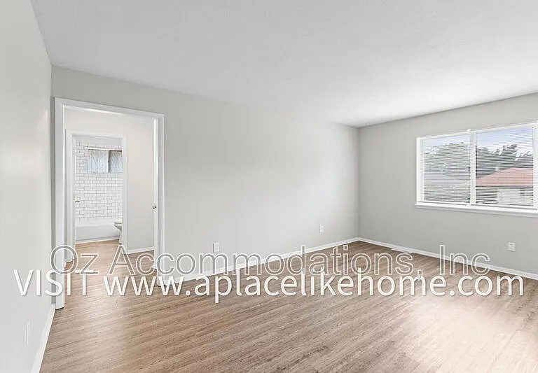 3607 W 47th St — Photo 5