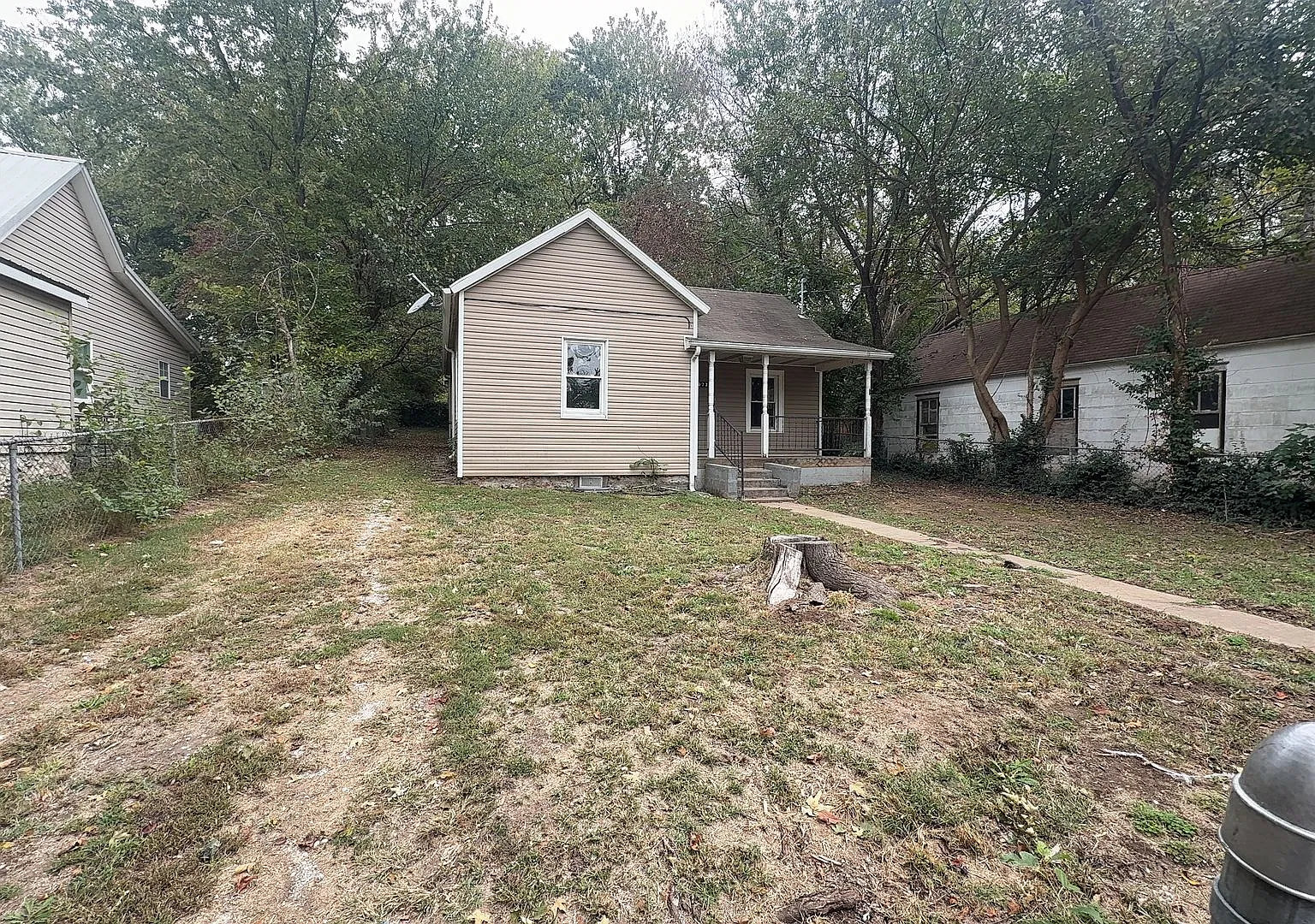 3 bedroom 1 Bath Home Available Now!! — Photo 2
