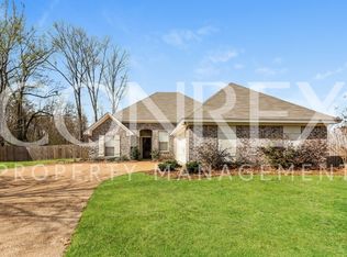 102 Moss Creek, Canton, MS 39046