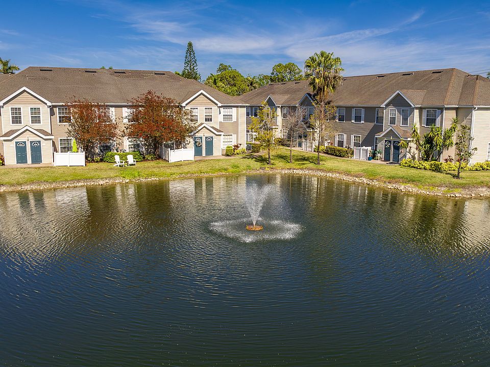 Enjoy the tranquil views of our beautiful lake, complete with a soothing fountain and lush landscaping. Experience peaceful waterfront living at Meadow Lakes Apartments.
