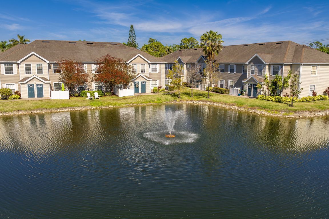 Enjoy the tranquil views of our beautiful lake, complete with a soothing fountain and lush landscaping. Experience peaceful waterfront living at Meadow Lakes Apartments.