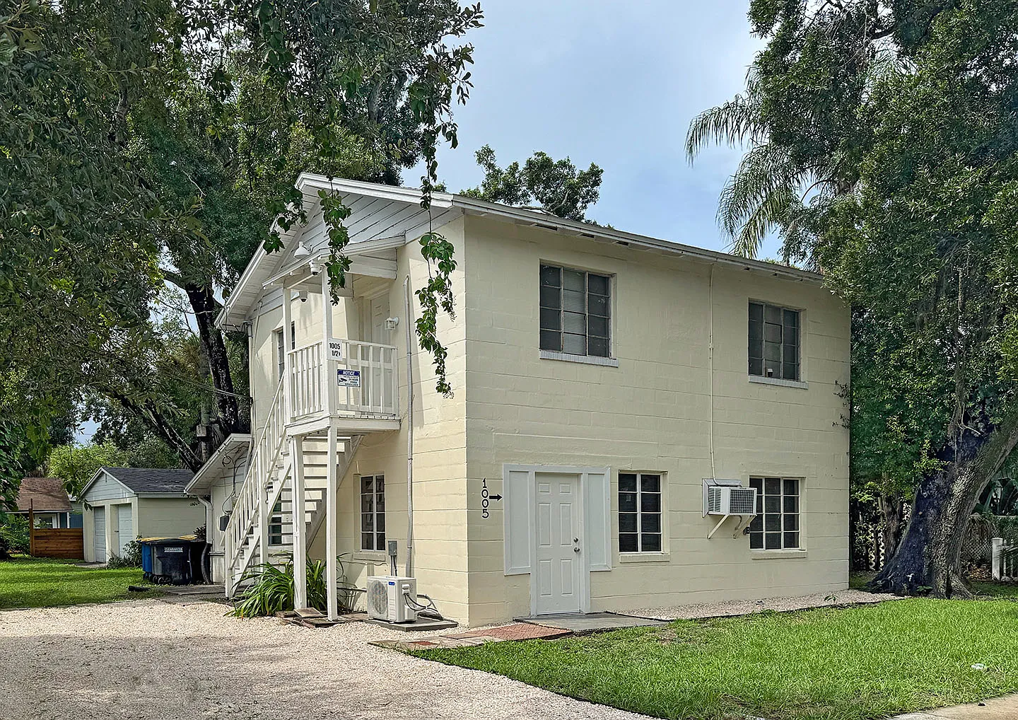 1005 Plaza St — Photo 1
