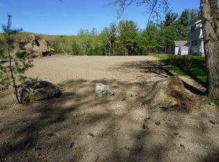 306 Straw Rd, Manchester, NH 03102