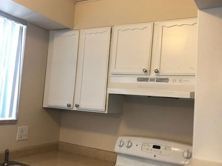 3401 S Marion St — Photo 11