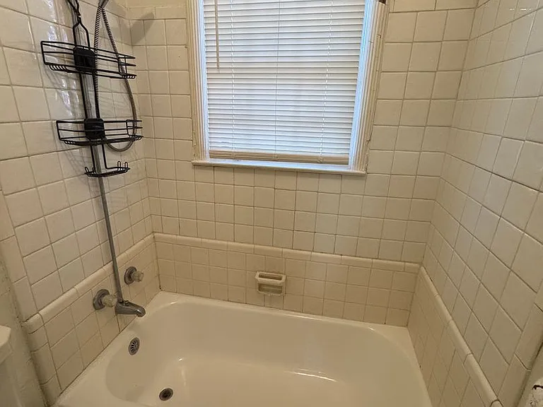 2530 Girard St — Photo 18