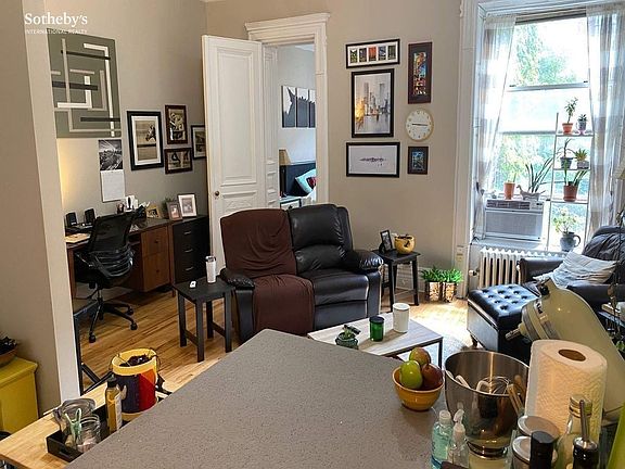 2nd image of 10 W 90th St APT 6