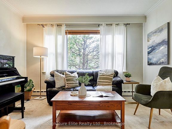 2nd image of 15 Bonny Lynn Ct