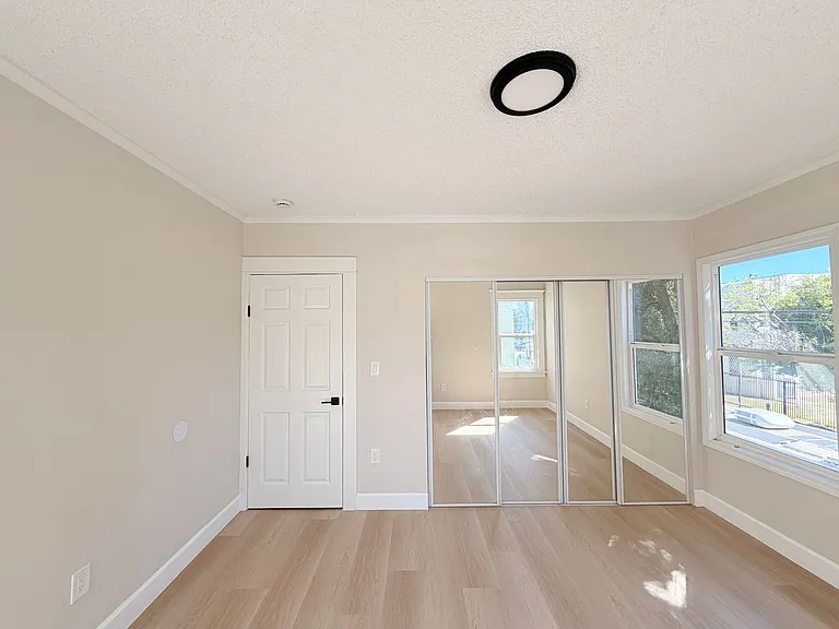 4705 Willowbrook Ave — Photo 40