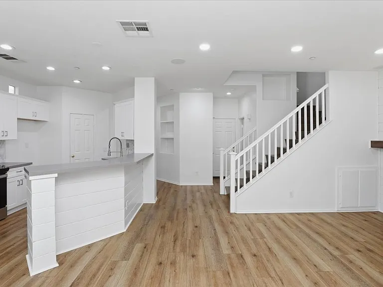 11309 Rasmussen Ct — Photo 2