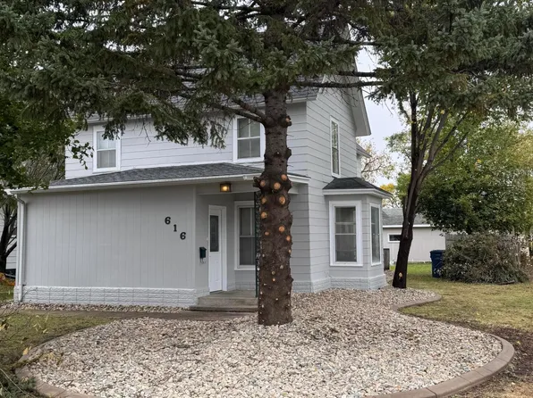 616 6th St SE, Watertown, SD 57201