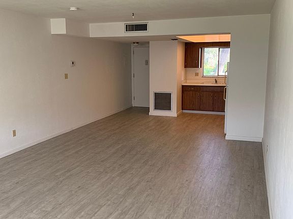 5th image of 357 Joel Blvd APT 219
