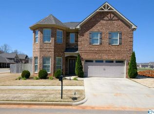 7622 Graydon St NW, Huntsville, AL 35806
