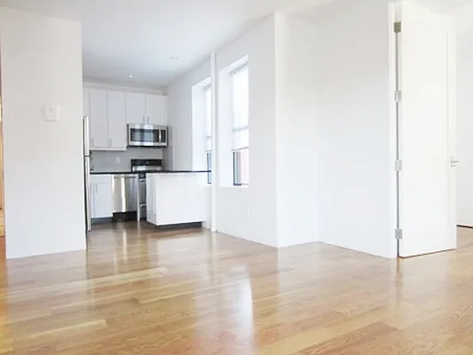 Rented by City Connections Realty | media 3