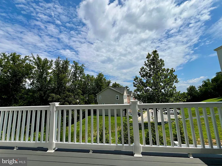 105 Caswell Dr — Photo 38