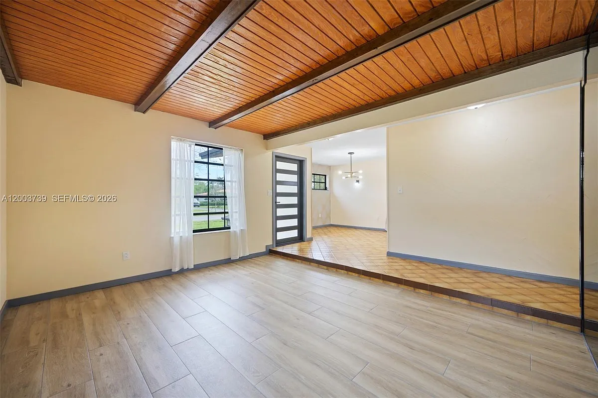 Building Photo - 5746 SW 53rd Ter