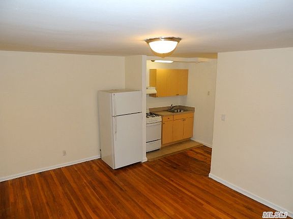 3rd image of 18830 87th Dr APT 2J