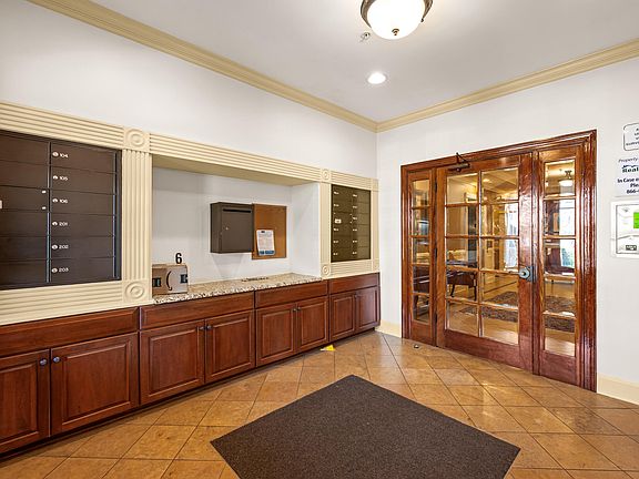 5th image of 10511 Rosegate Ct Unit 5