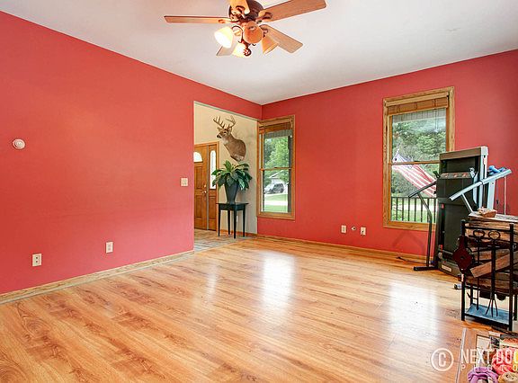 4th image of 265 Schott Dr