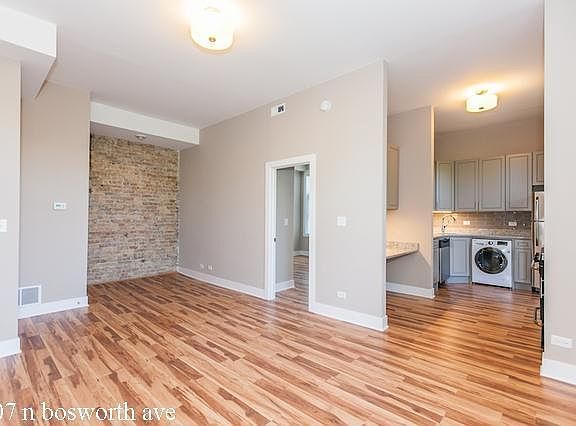 5th image of 6507 N Bosworth Ave #1118