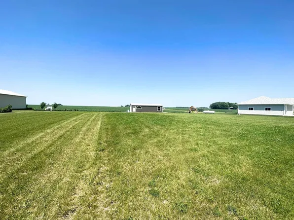 34783 Cy Hawk Ave, Emmetsburg, IA 50536
